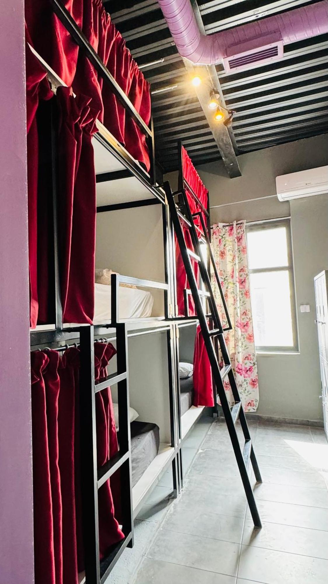 Iconic Athens Hostel エクステリア 写真