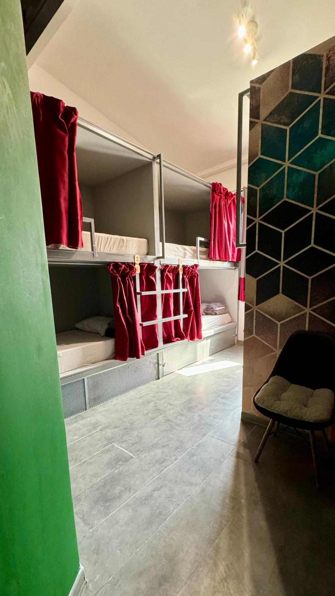 Iconic Athens Hostel エクステリア 写真